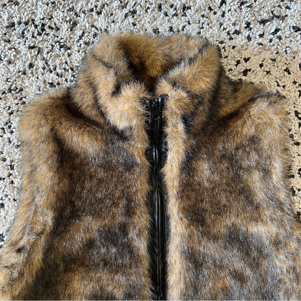 Newport News Faux Fur Vest Brown Tan Full Zip Women’s Size Large - Picture 4 of 12
